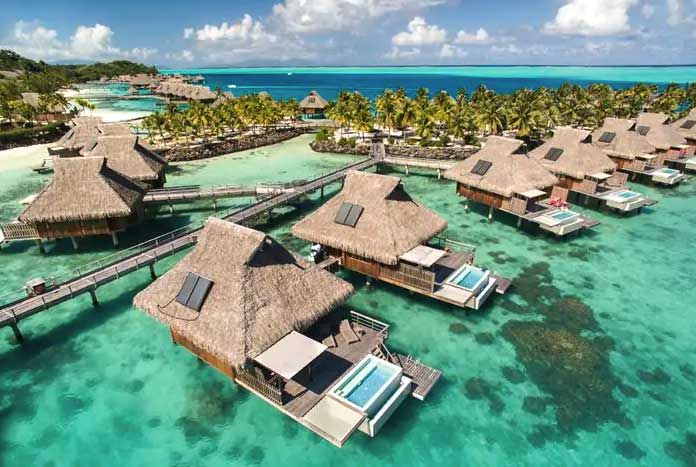 Spectacular overwater villas on your Bora Bora Vacation